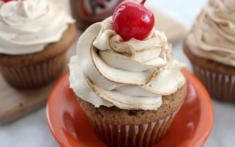 Root Beer Float Cupcakes