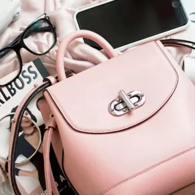 9 Essential Items Every Woman Should Keep in Her Purse